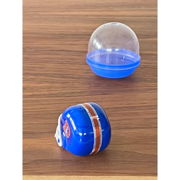 Vintage NFL Mini Gumball Vending Machine Denver Broncos Football Plastic Helmet - Picture 12 of 12